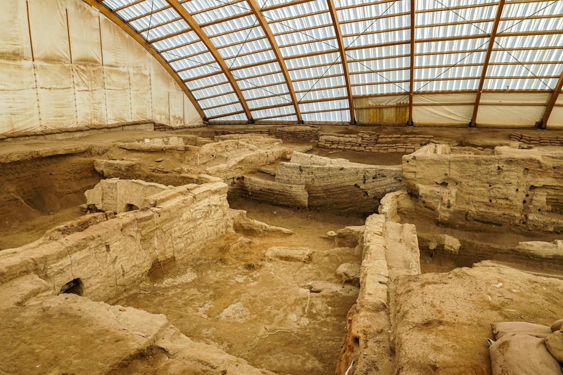 Discover the ancient archaeological site of Çatalhöyük in Çumra, Konya, Turkey.