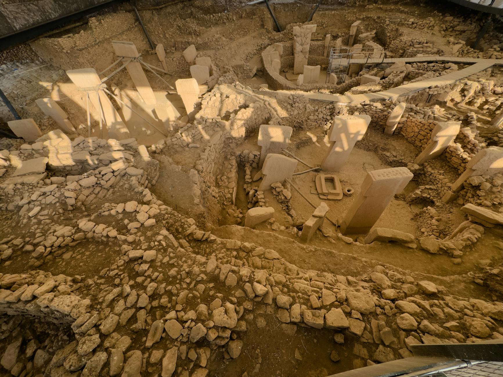 Explore the ancient stone circle at Göbekli Tepe in Türkiye, a UNESCO heritage site.