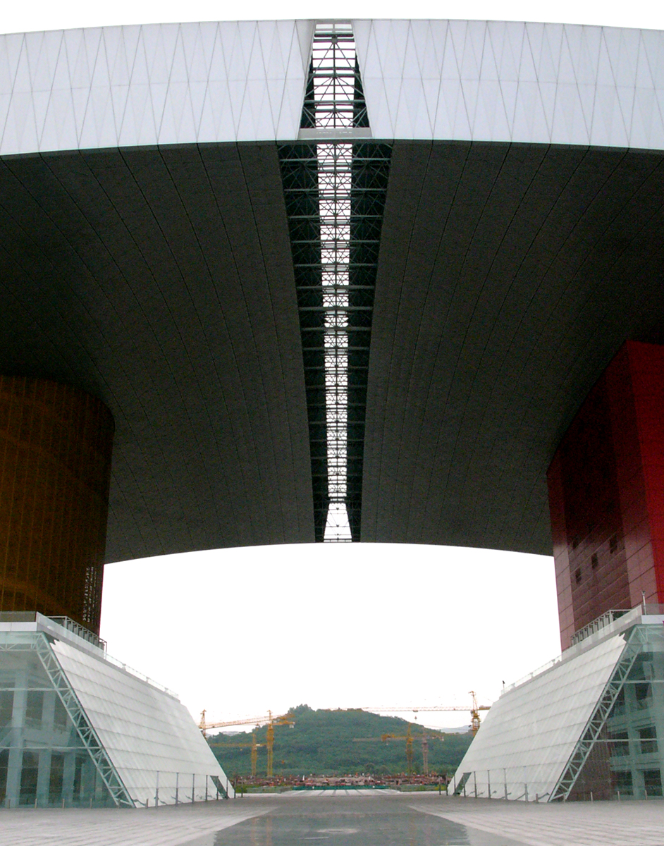 Central breezeway of the Shenzhen Civic Center by Lee/Timchula Architects