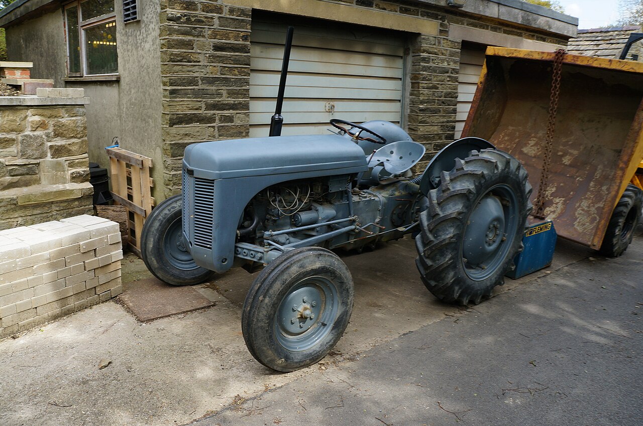 Ferguson tractor  on Londroyd Lane 