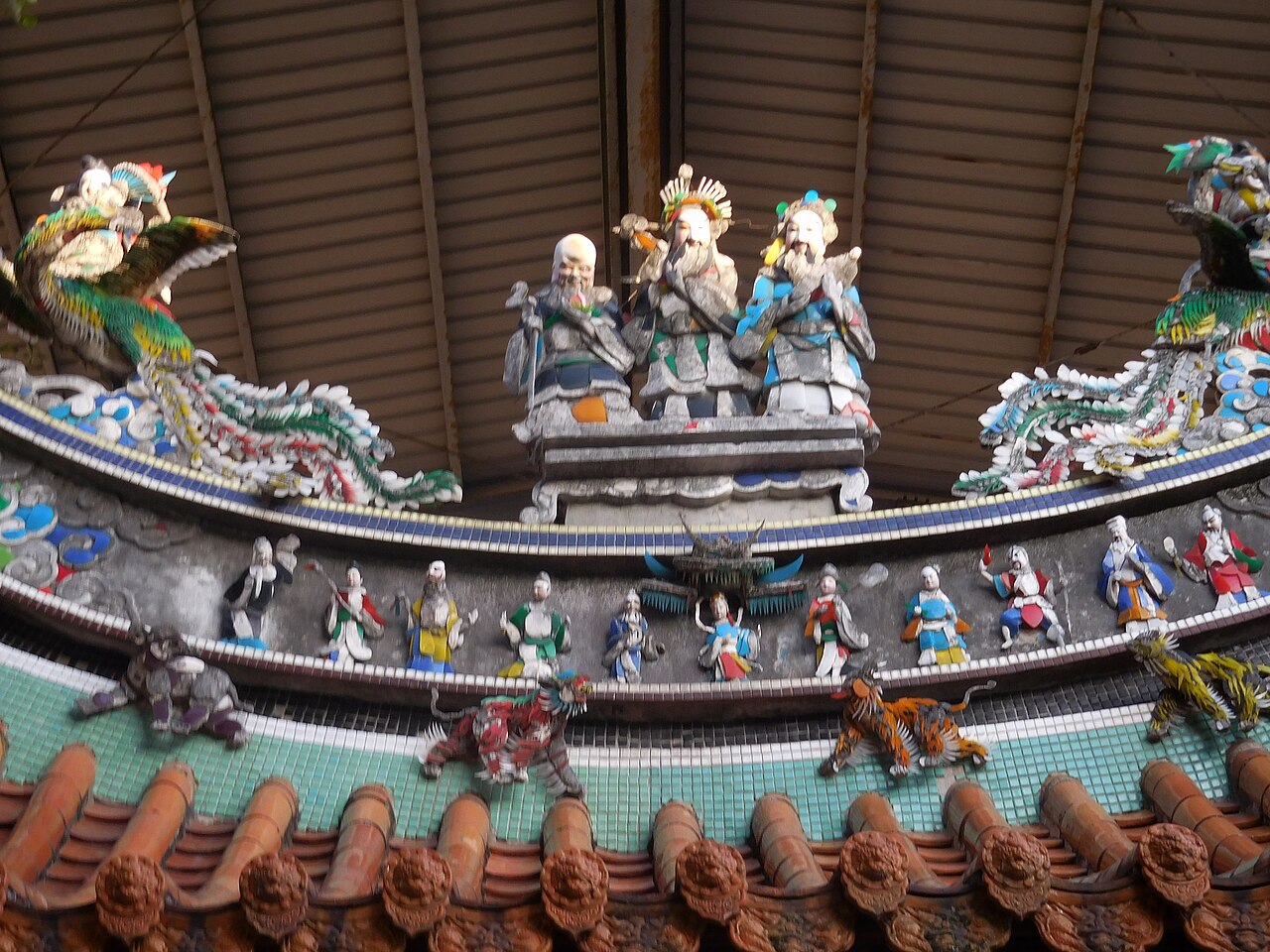 ​學海書院（今高氏宗祠）日治時代，日人意欲標售其地，高姓族人認為風水佳且是座優美的古建築，不希望他被另購拆毀，故承購後改為高姓宗祠。