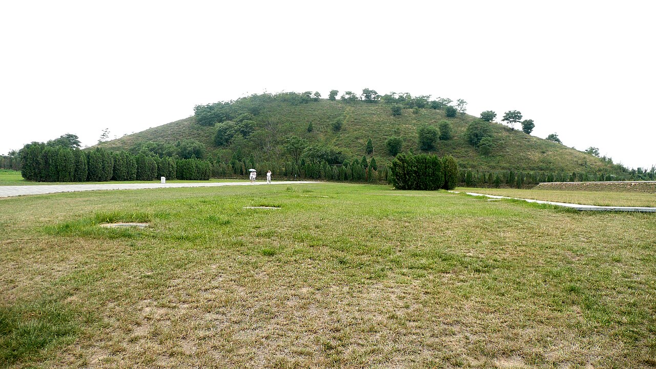 Mausoleum of Han Yang Ling near Xian