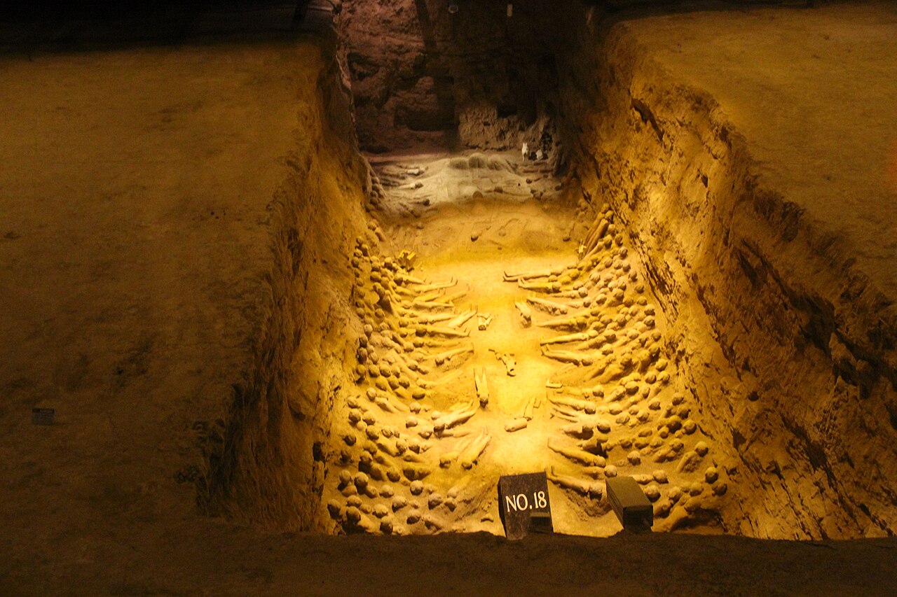 Han Yang Ling, Mausoleum of Han Emperor Jingdi, Xi'an. Complete indexed photo collection at www.WorldHistoryPics.com.