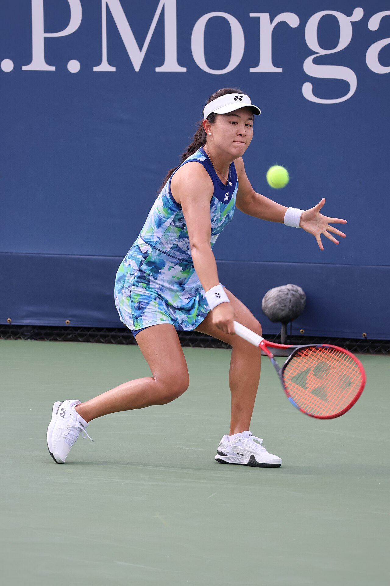 Zhu Lin playing in the first round of the 2023 US Open