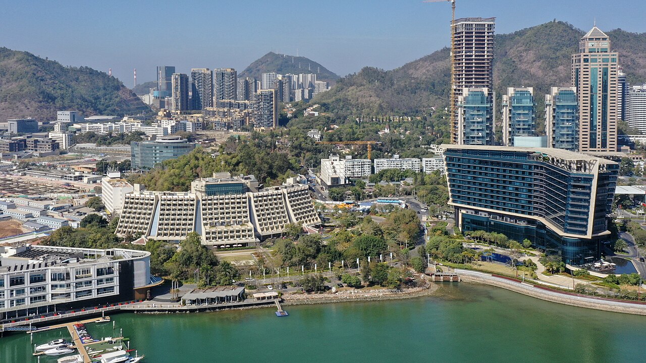 The Shenzhen Shekou Nansha Hotel, originally constructed by the Shekou China Merchants Group in 1986 as a luxury hotel, has undergone continuous expansion and u