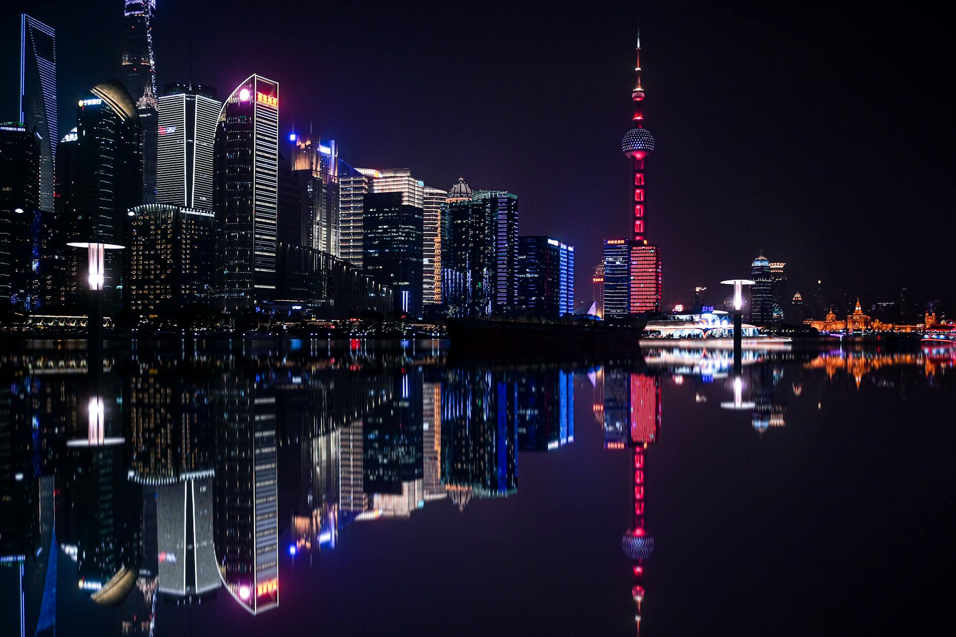 Lujiazui Riverside Promenade