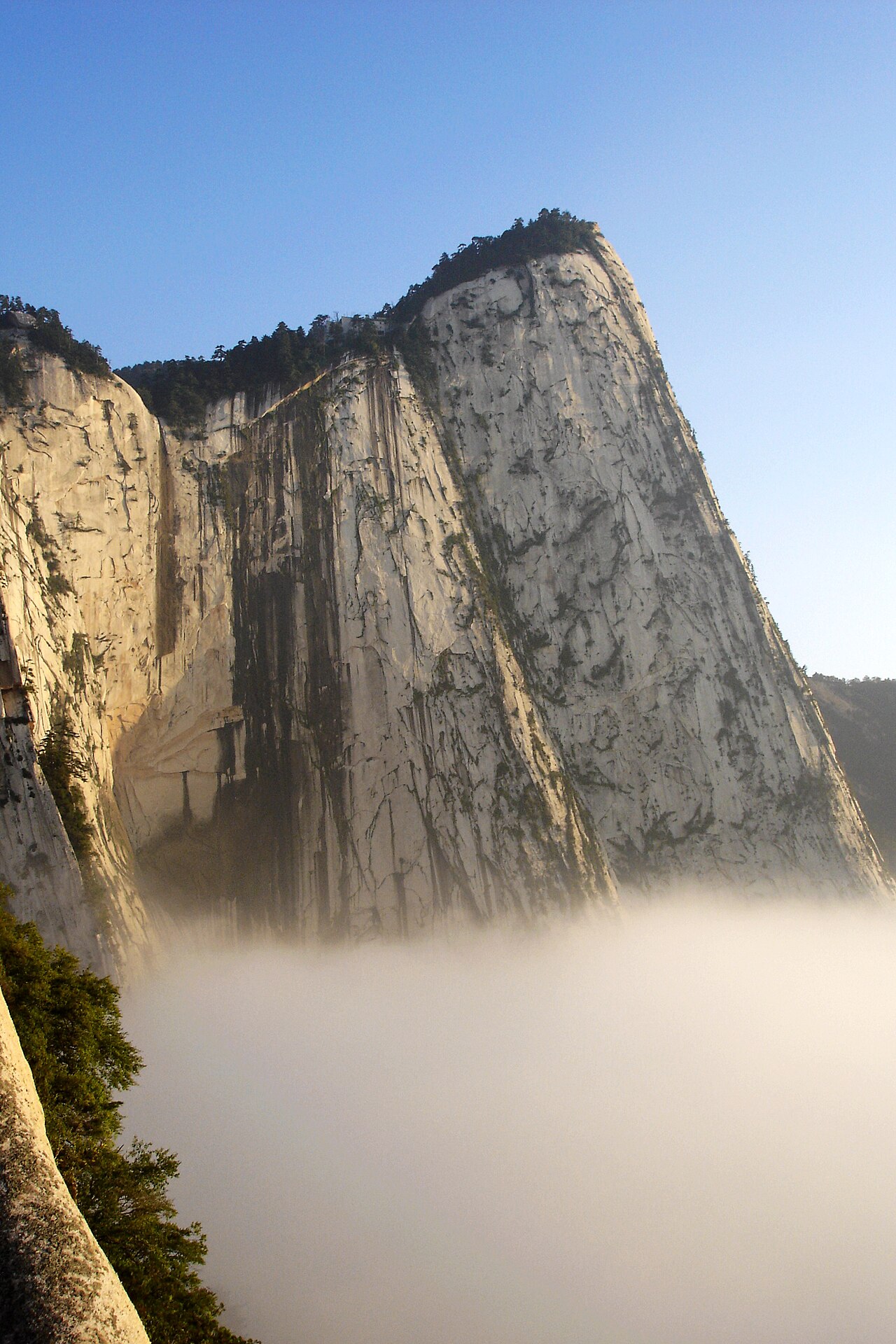 Western summit of the Hua Shan (Shaanxi, People's Republic of China)