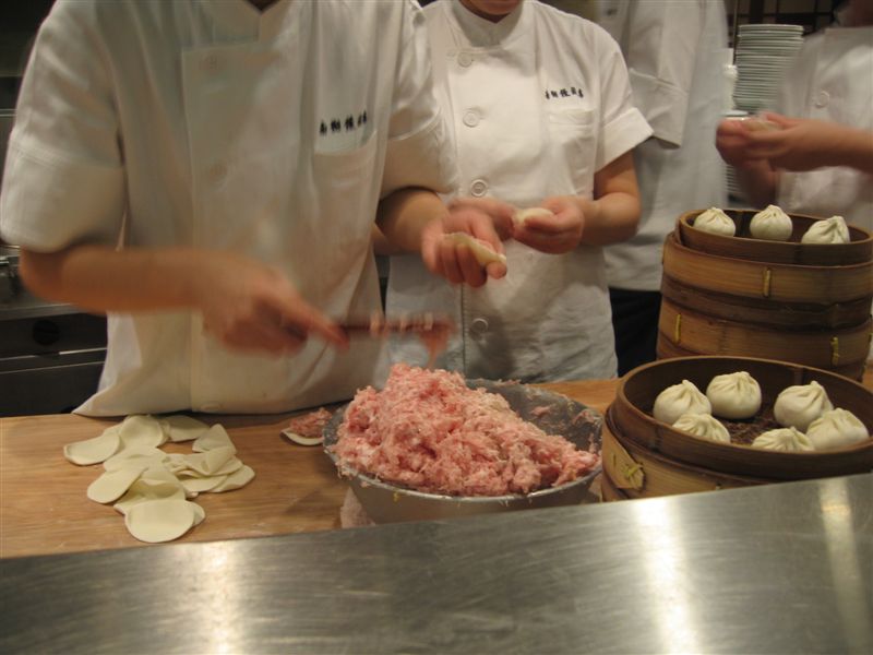 Making Xiao Long Bao at Nanxiang Mantou Dian (Nanxiang Steamed Buns Restaurant) in Roppongi Hills, Tokyo from Shanghai.