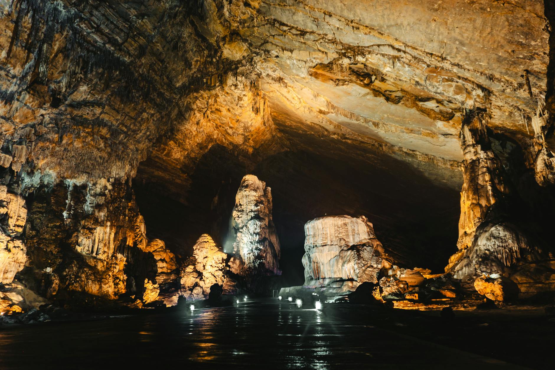 Discover the breathtaking formations of Crucero de Grutas in Mexico, showcasing nature's artistry.