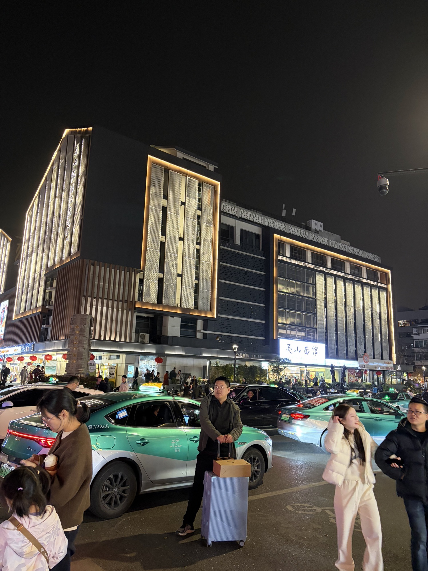 吴山广场 + 城隍阁 实景照片