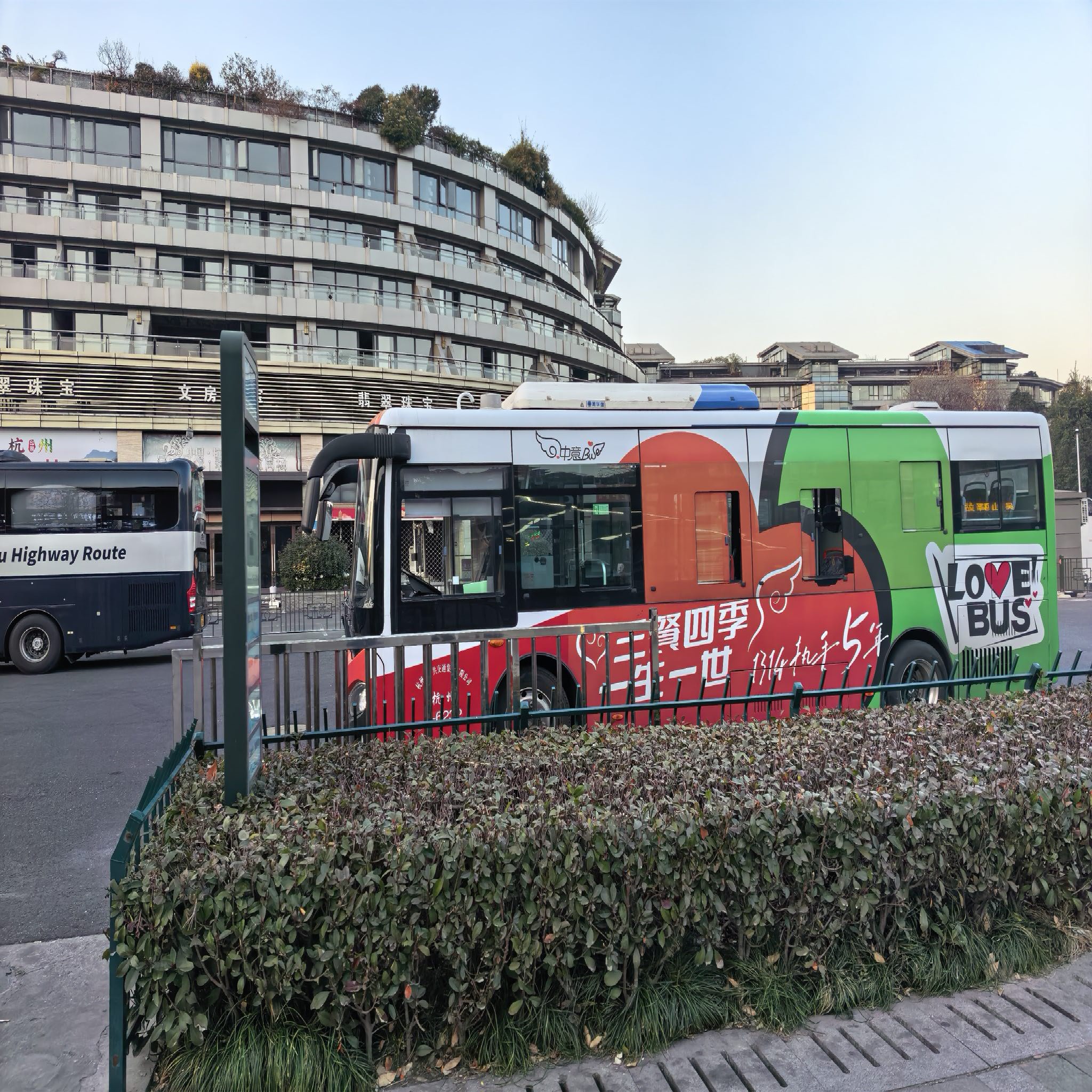 吴山广场 + 城隍阁 实景照片
